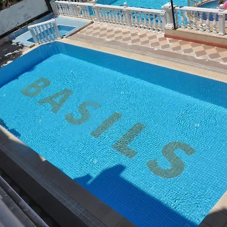 アパートホテル Basils