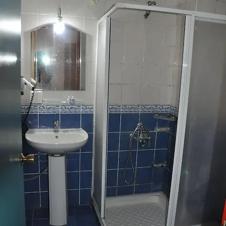 Basils 2* Μαρμαρίς
