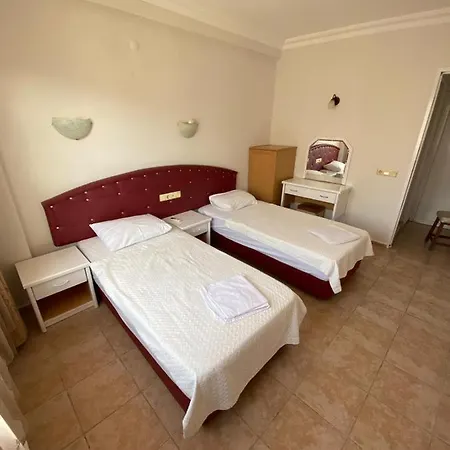 Ξενοδοχείο με διαμερίσματα Basils 2*