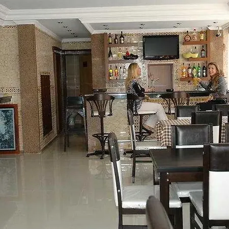 Ξενοδοχείο με διαμερίσματα Basils Μαρμαρίς